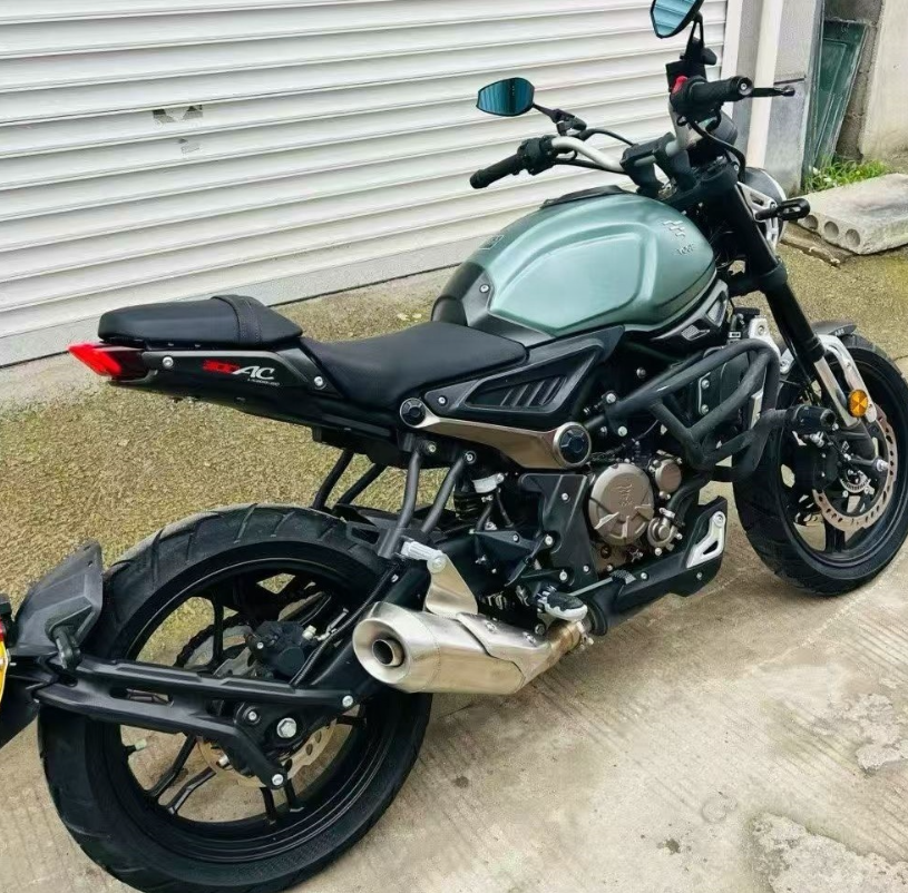 VOGE1 300cc Popular Retro Motorcycles Fuel-Efficient Gas Motorcycle 300cc